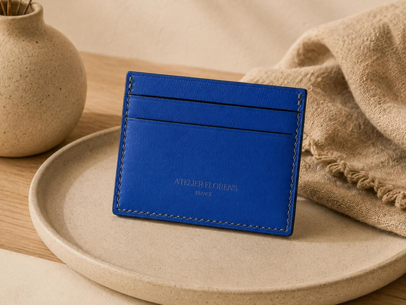 Porte-cartes bleu roi en cuir - précédente collection